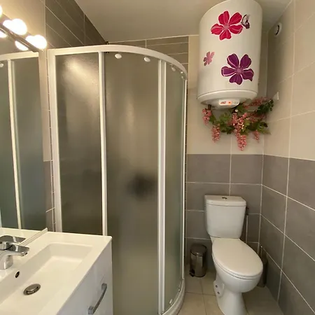 Climatise A Balaruc-les-bains, Proche Des Thermes - Fr-1-503-75 Balaruc-les-Bains